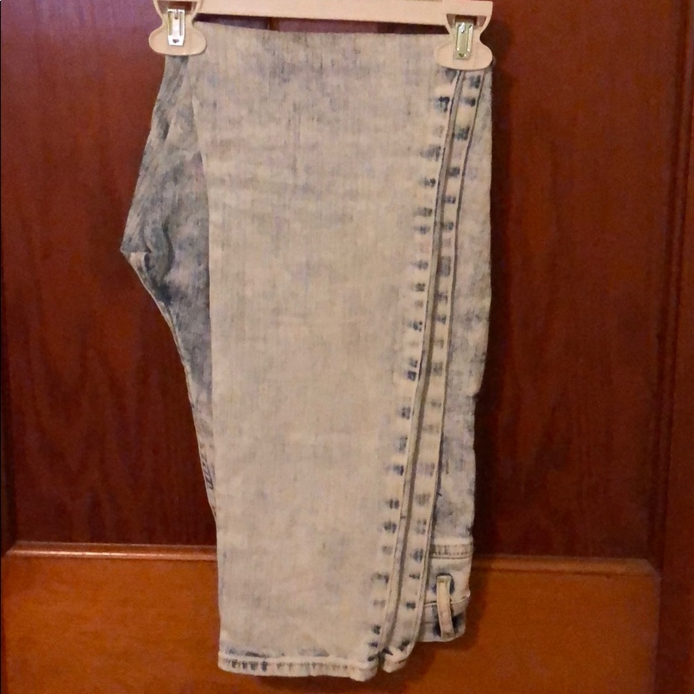 Jeans - Picture 2 of 3